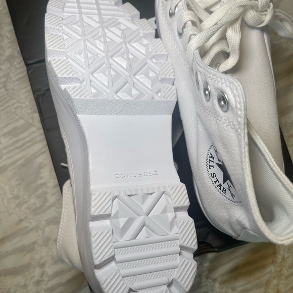 Converse Women's Chuck Taylor All Star Lugged High Top white sneakers Size 9.5 - Picture 7 of 8